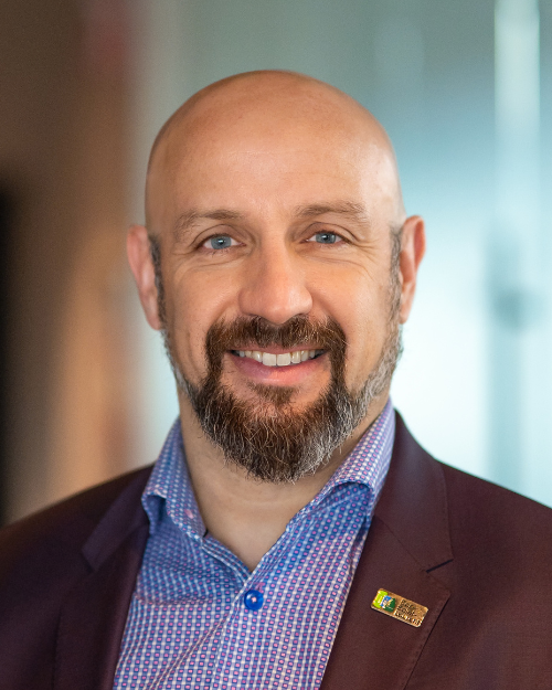 Bruno Paradis, maire de Price, préfet de la MRC de La Mitis et membre de l'exécutif de la TREMBSL Bruno Paradis, maire de Price, préfet de la MRC de La Mitis et membre de l'exécutif de la TREMBSL