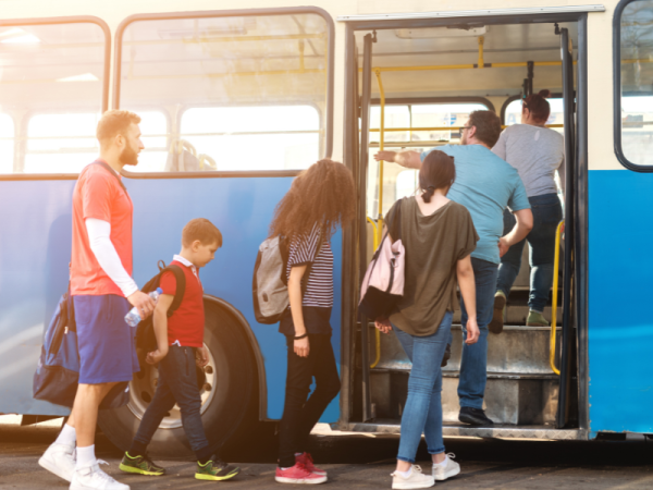 Transport collectif en région : le Bas-Saint-Laurent demande aux partis politiques de communiquer leurs positions 