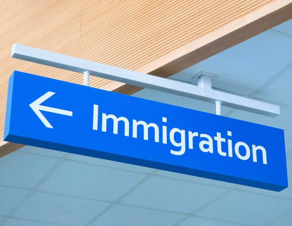 Sortons l’immigration des débats partisans : 36 organisations de 10 régions du Québec exigent des actions gouvernementales cohérentes et adaptées à leurs réalités